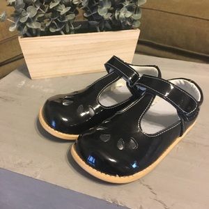 New size 13 black dress shoes